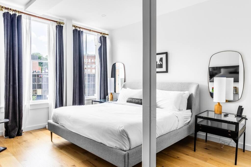 The Phenix Historic Dtwn Hotel, King Bed, Pickering Square View, Room # 301 Bangor Bagian luar foto