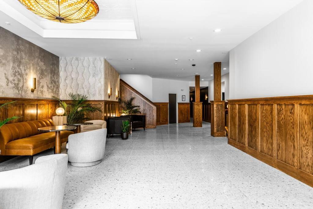 The Phenix Historic Dtwn Hotel, King Bed, Pickering Square View, Room # 301 Bangor Bagian luar foto