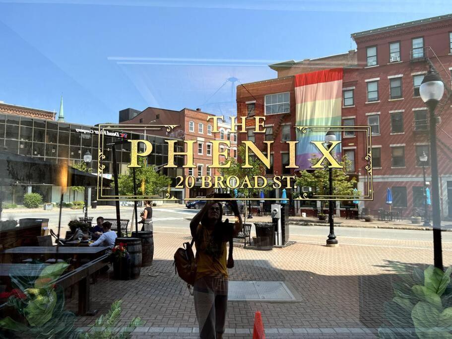 The Phenix Historic Dtwn Hotel, King Bed, Pickering Square View, Room # 301 Bangor Bagian luar foto