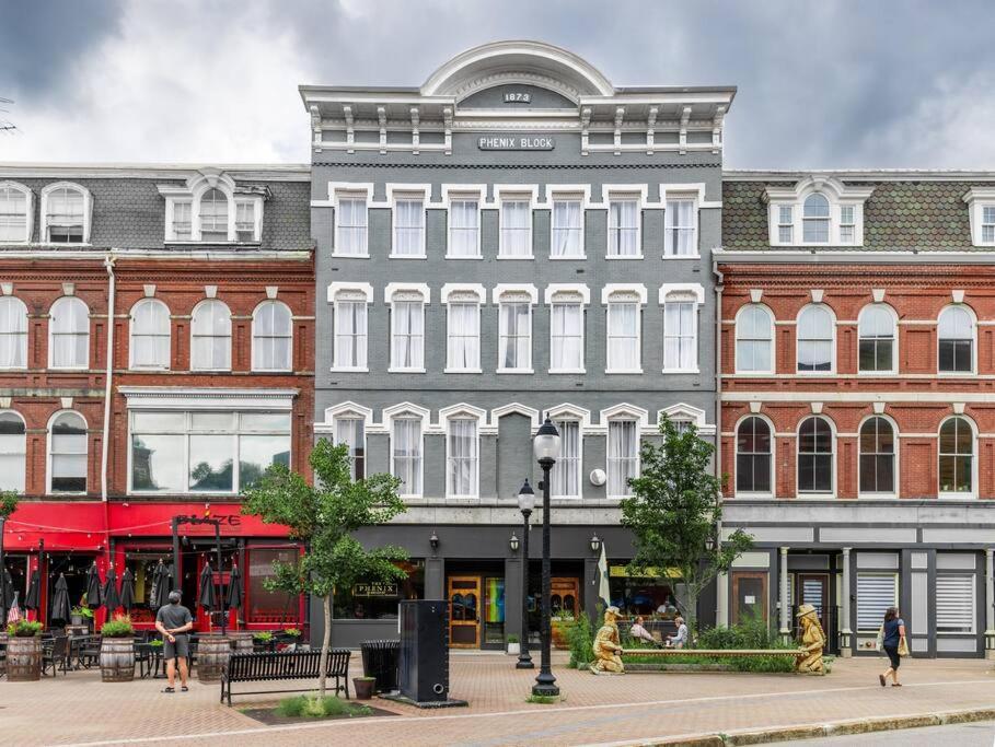 The Phenix Historic Dtwn Hotel, King Bed, Pickering Square View, Room # 301 Bangor Bagian luar foto